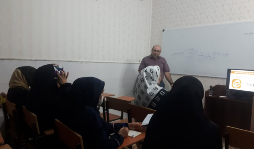 به همت دفتر کارآفرینی مرکز علمی کاربردی توسعه و عمران منطقه ویژه اقتصادی سلفچگان کارگاه افزایش مهارتی در حوزه کارآفرینی با عنوان”رونق کسب و کارهای خانگی" برگزار شد